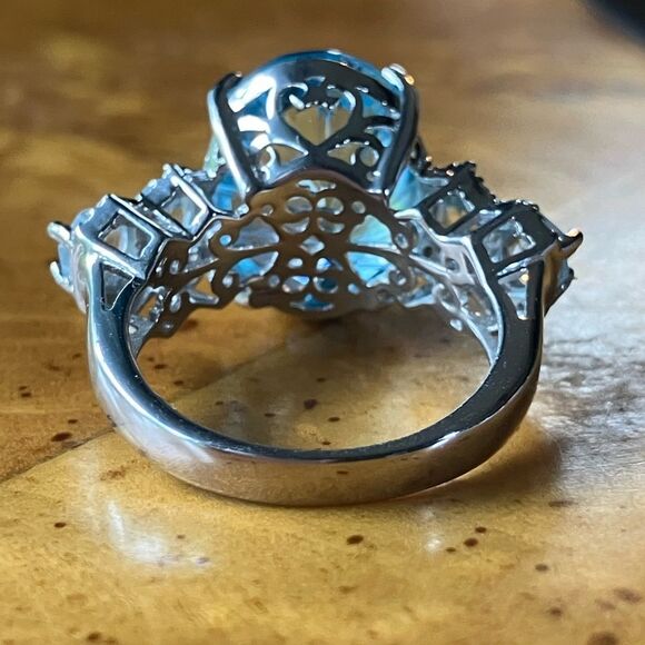 Genuine Sky Blue Topaz Sterling Silver Cocktail Ring Size 7 - Picture 5 of 10